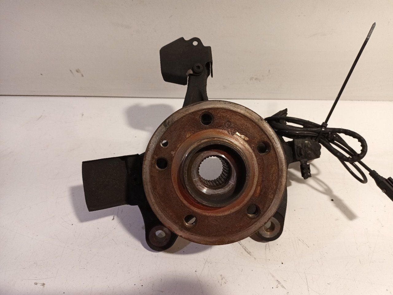 Wielnaaf rechts voor Mercedes-Benz Vito, Onderdelen@venauto.nl, Van der Ven Autorecycling B.V., Ettenseweg 76, 4706 PB Roosendaal, The Netherlands