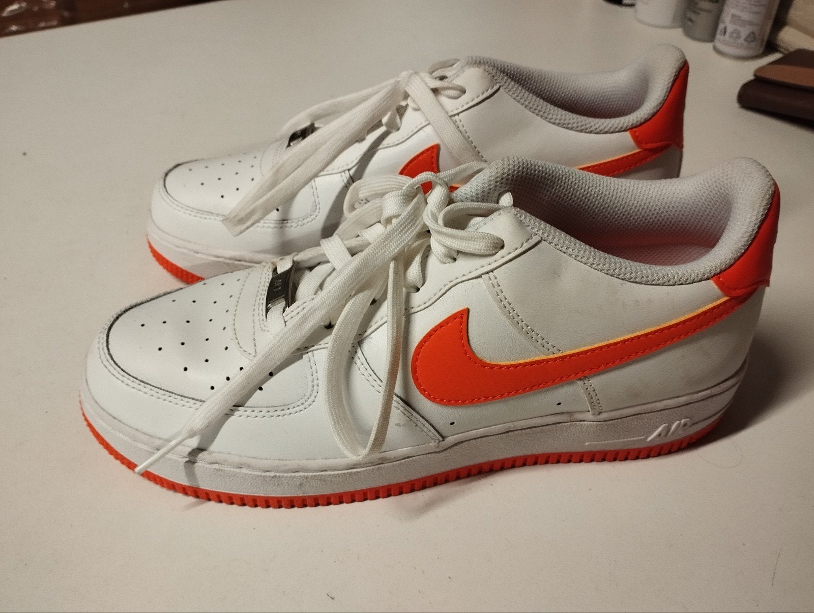 Nike Air Force 1 Low Wit Oranje - Maat 40, Sport en Fitness, Ophalen of Verzenden, Nike