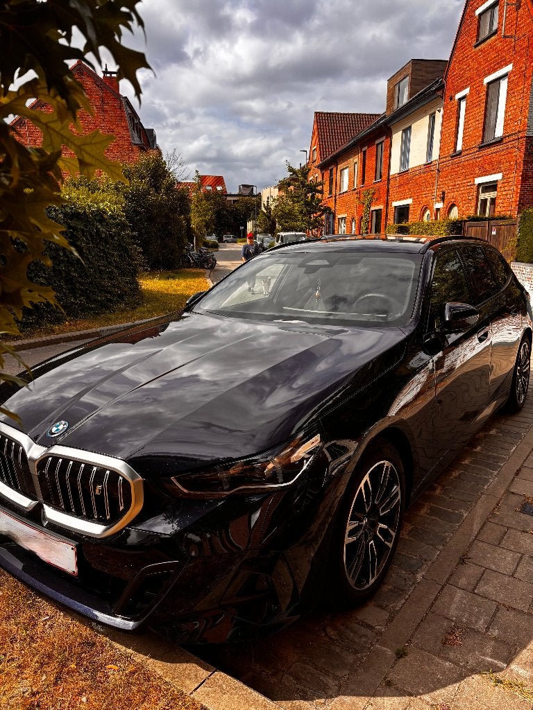 Te koop: BMW i5 eDrive 40 Touring M Edition - zeer recent, Automaat, Zwart, Zwart, Elektrisch