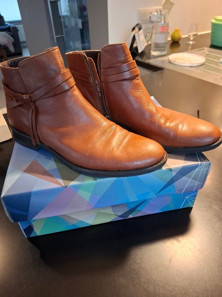 Schoenen, Kleding | Dames, Bruin, Lage of Enkellaarzen, Zo goed als nieuw, Ophalen