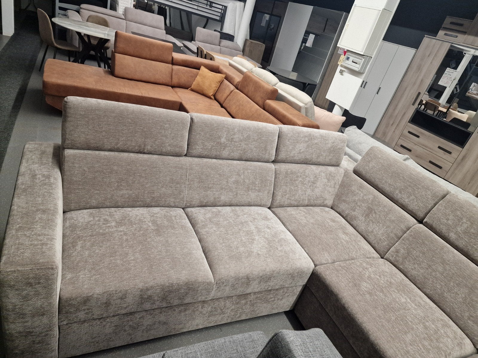 hoeksalon met slaapfunctie en opbergruimte 1399 €, Enlèvement