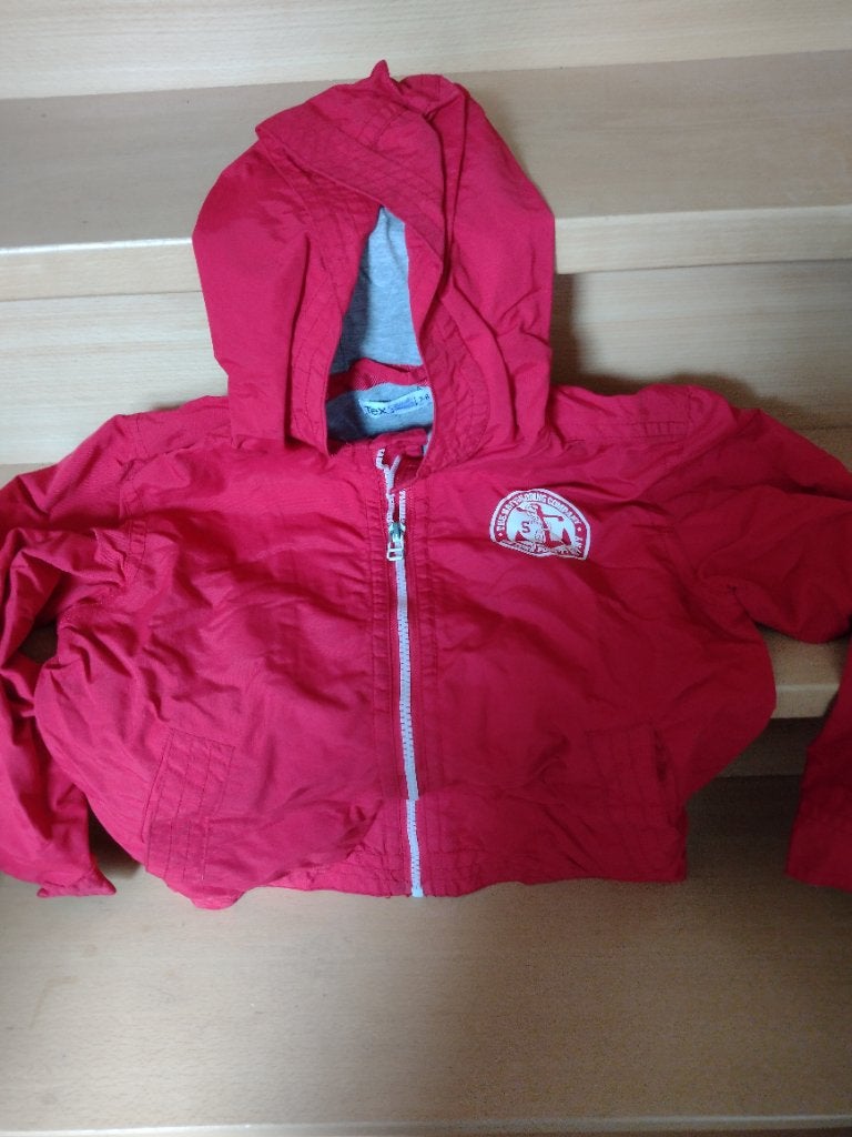 Jasje rood, Kinderen en Baby's, Kinderkleding | Overige, Ophalen, Jongen of Meisje