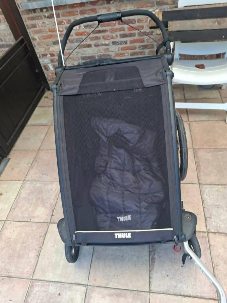 Fietskar Chariot sport 2 in 't zwart Thule 2 kindjes, Fietsen en Brommers, Gebruikt, Opvouwbaar, 2 kinderen, Schijfrem