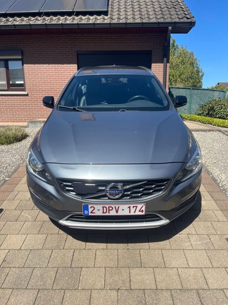 Volvo V60 2.0 D3 Cross Country, Autos, Volvo, Cuir, Argent ou Gris, Achat, Euro 6