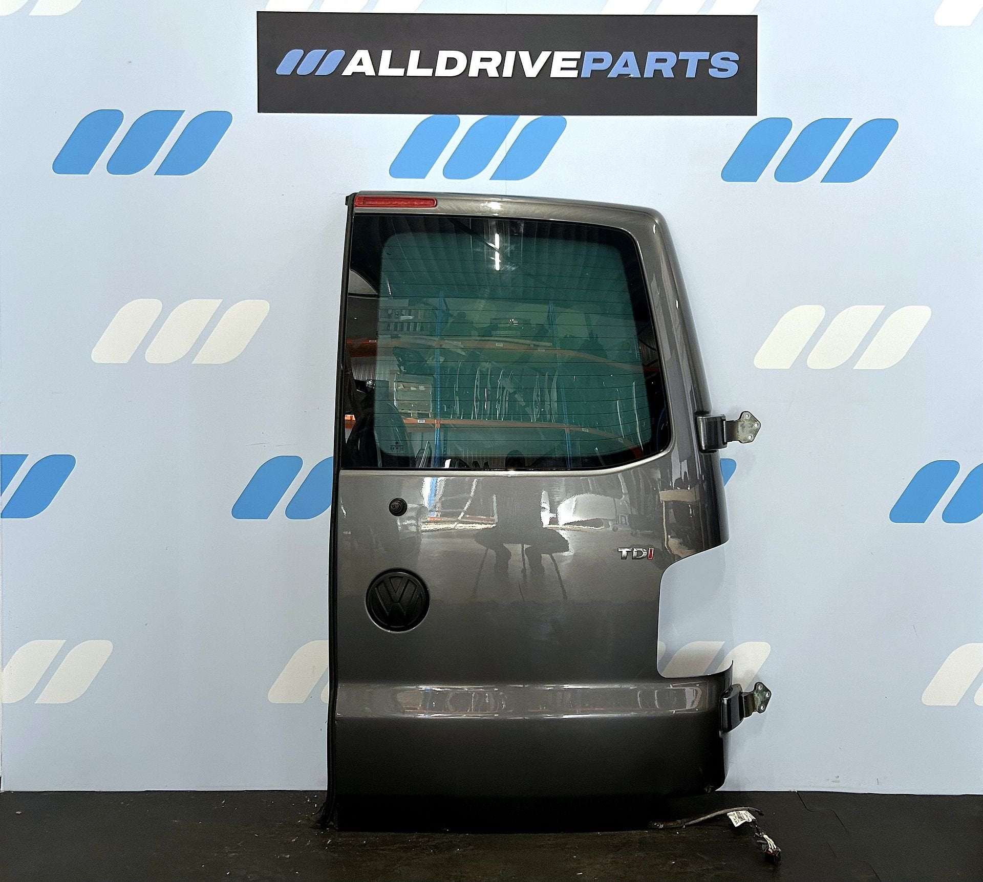 VW Transporter T6 porte arrière droite gris foncé LR7H avec, Arrière, -, Haillon arrière, Utilisé