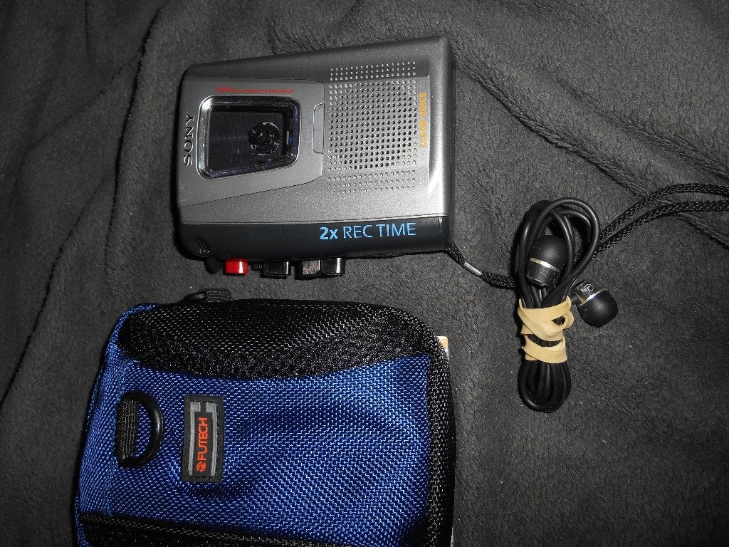 Walkman SONY TCM 20DV avec écouteur + etui, Ophalen of Verzenden