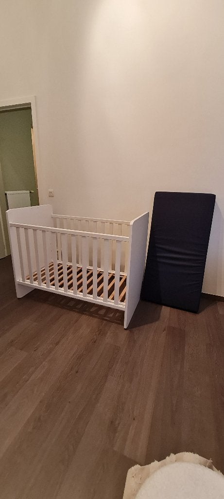Doorgroeibed + matras + bedlinnen, Ophalen, Zo goed als nieuw, Minder dan 140 cm, Matras