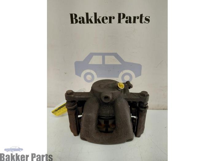 Etrier de frein (pince) avant droit d'un BMW 1-Serie, Autos : Pièces & Accessoires, Freins & Transmission, BMW, Utilisé, 3 mois de garantie