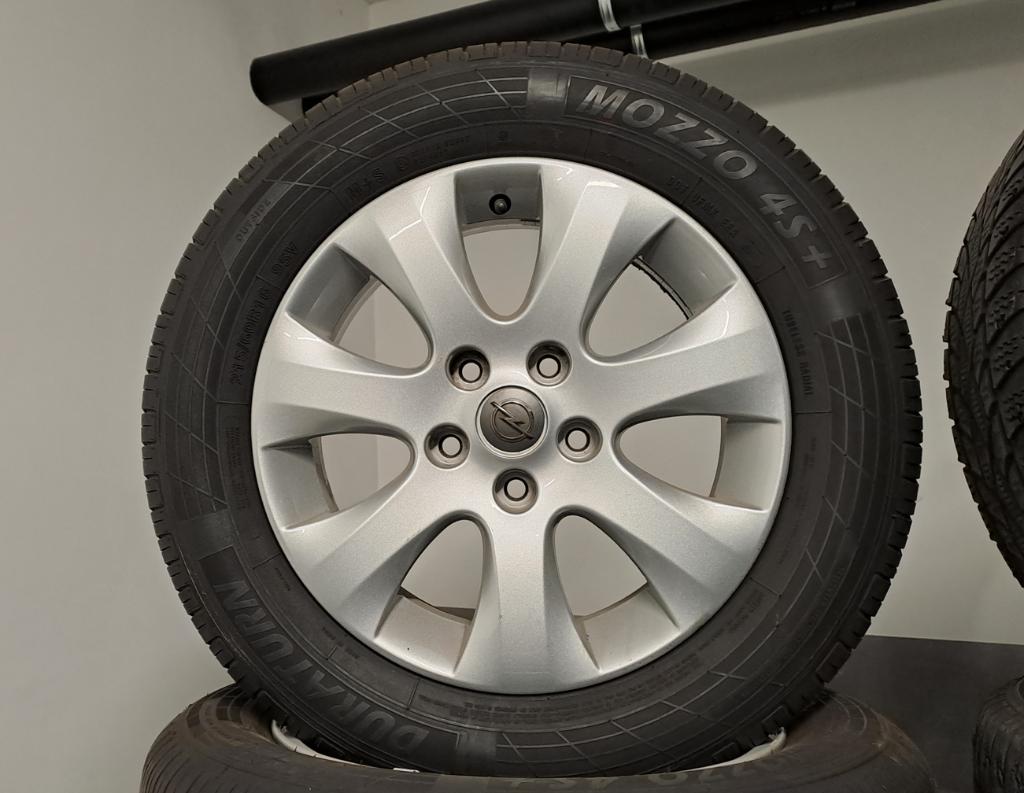 16 Duim velgen met zomer banden van Opel Astra, Ophalen, 16 inch, Banden en Velgen, Personenwagen