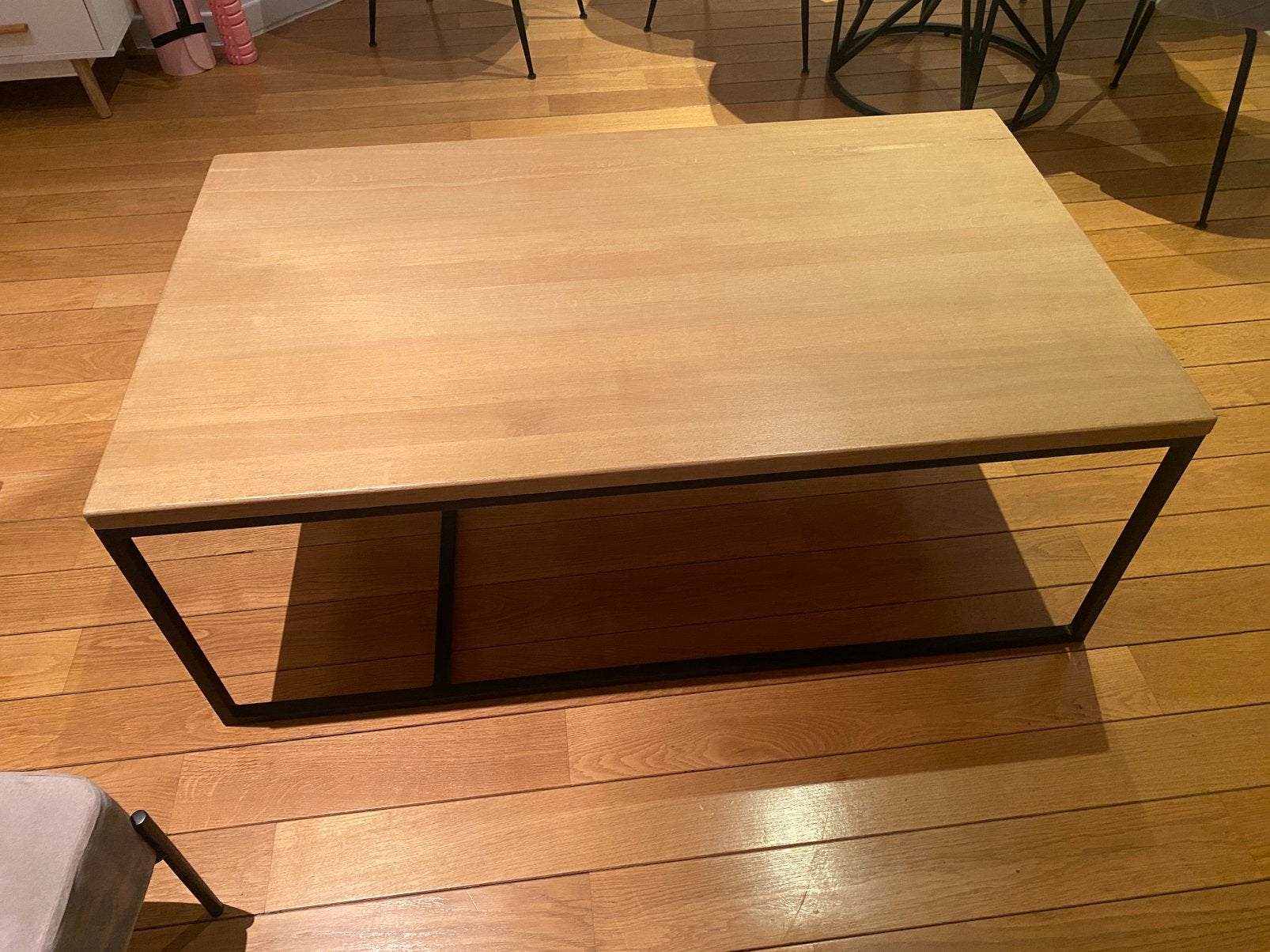 Table basse en bois et métal noir – 120  70 cm, Maison & Meubles, 100 à 150 cm, Comme neuf, Enlèvement, 50 à 100 cm