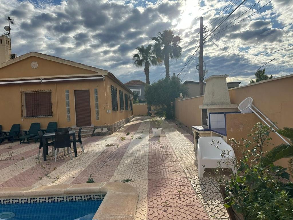 Villa avec piscine privée à louer à Torrevieja, Propriétaire, 3 chambres à coucher, Costa Blanca, Lit enfant