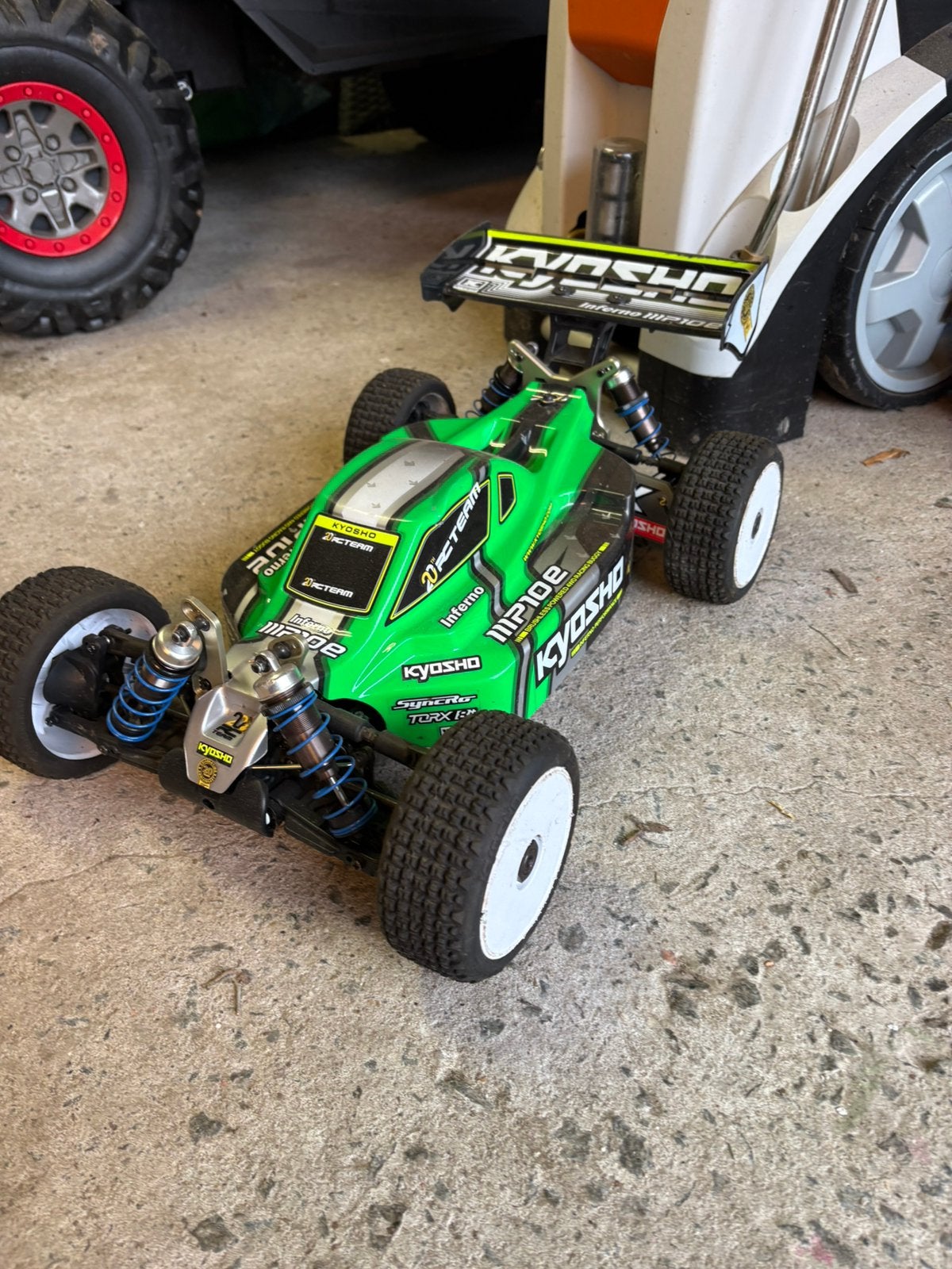 Kyosho mp10e, Hobby en Vrije tijd, Modelbouw | Radiografisch | Auto's, Ophalen, Zo goed als nieuw