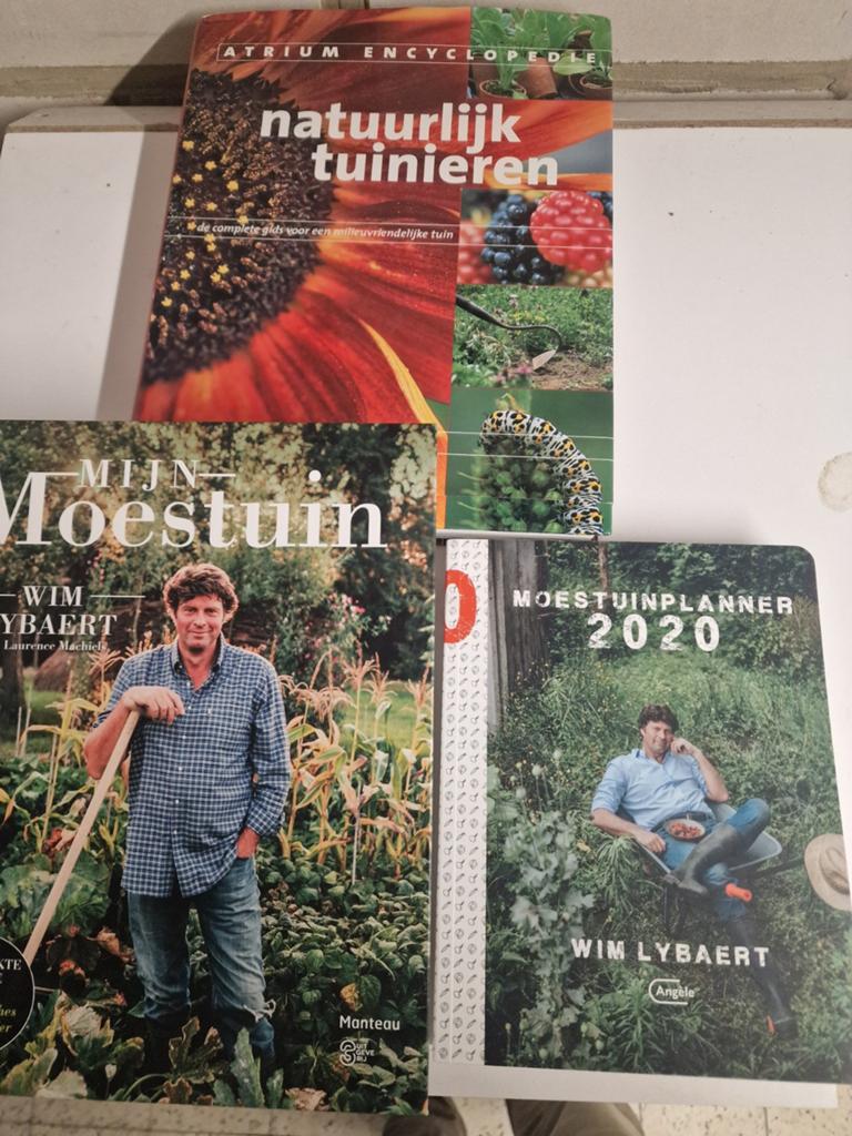 3 moestuinboeken, Boeken, Wonen en Tuinieren, Ophalen