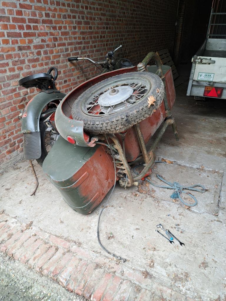 dnepr zijspan motorcycle met werk bedrading, Motos