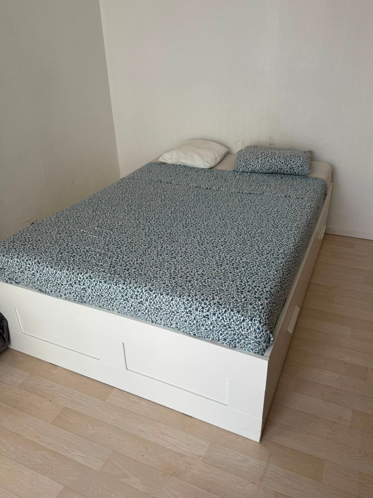 Lit double IKEA BRIMNES 140200 blanc avec 4 tiroirs de rang, Enlèvement