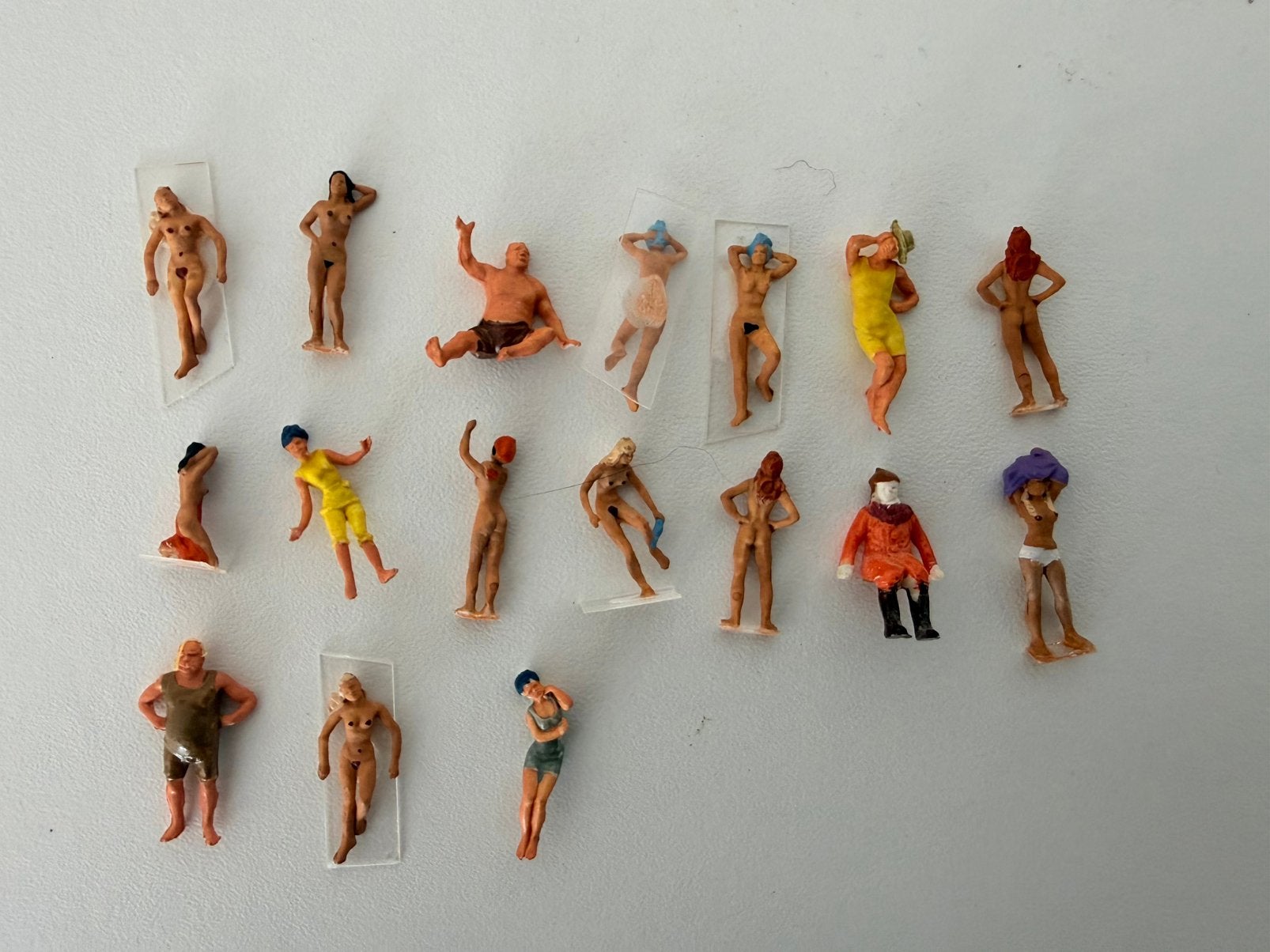 Lot van 142 H0 schaal modelbouwfiguren en accessoires, Ophalen of Verzenden, Gebruikt, Figuur of Figuren