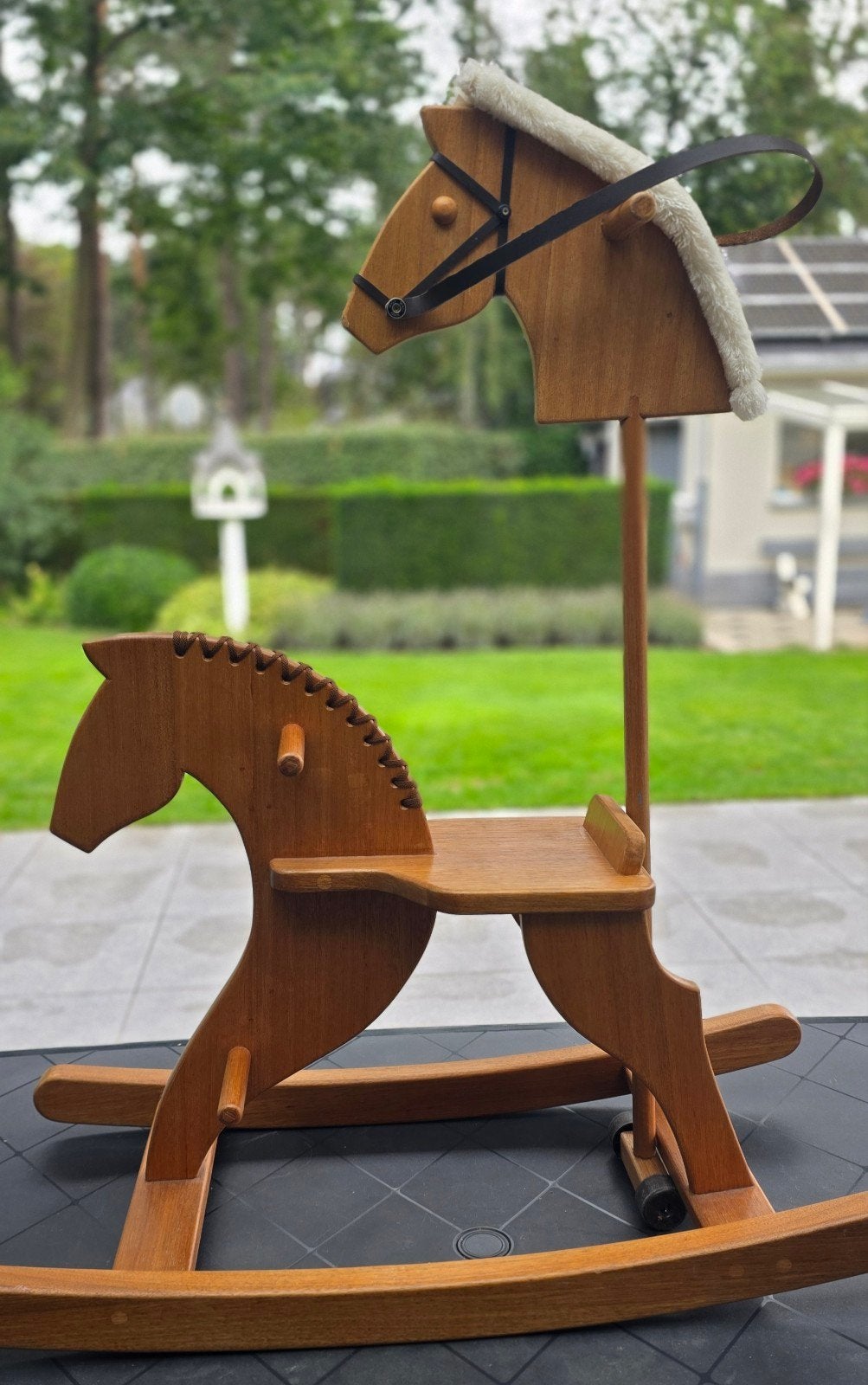 cheval à bascule solide et cheval de loisir, Enlèvement