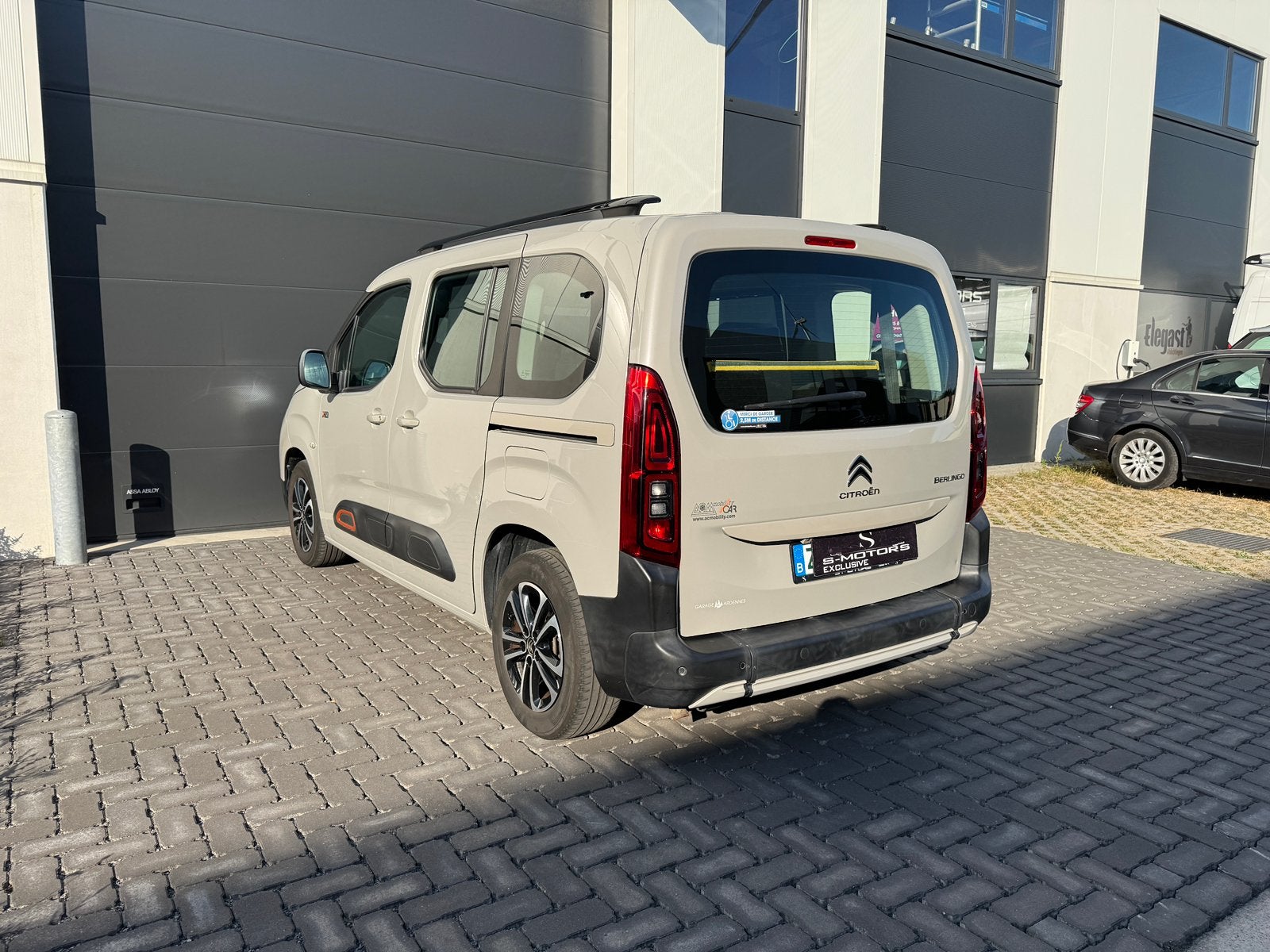 Citroen Berlingo XTR 1.2 Rolstoelauto Camera/Navi/Garantie, Voorwielaandrijving, Dealer onderhouden, Verwarmde buitenspiegels