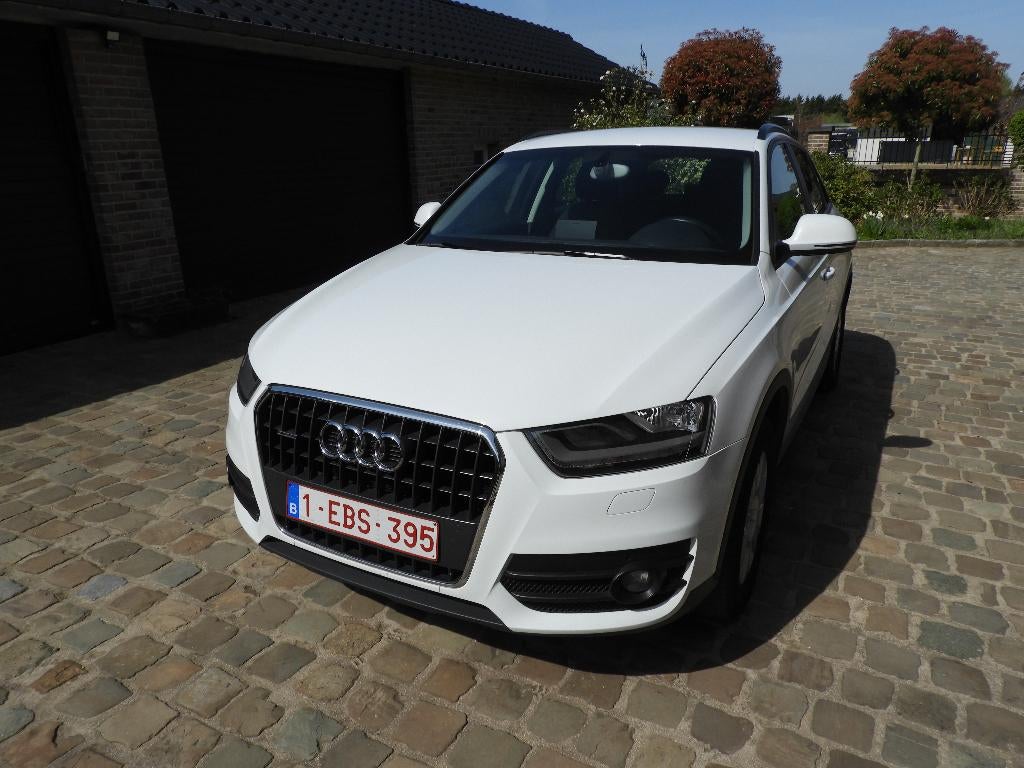 AUDI Q3 QUATTRO 2.0 TFSI BENZINE 125 KW, Auto's, Audi, Stof, 174 g/km, Zwart, 4 cilinders
