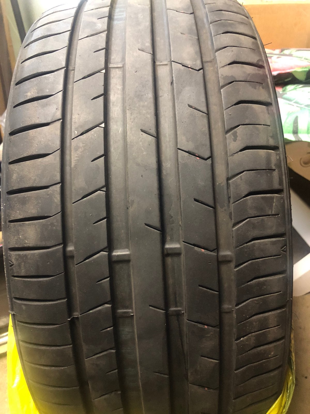 cherche 1 Pneu Toyo Proxes Sport 245/ 30 ZR 20, Enlèvement