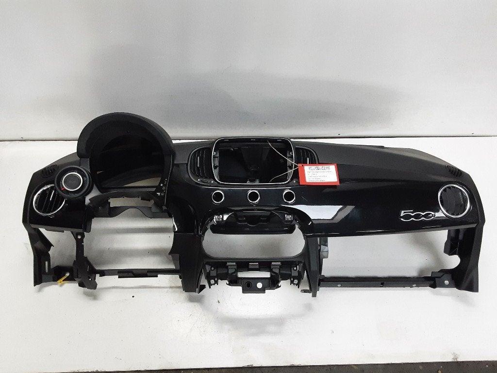 DASHBOARD Abarth 500 / 595 / 695 (01-2008/-), Auto-onderdelen, Dashboard en Schakelaars, Taurusavenue 1
2132 LS  Hoofddorp, NL