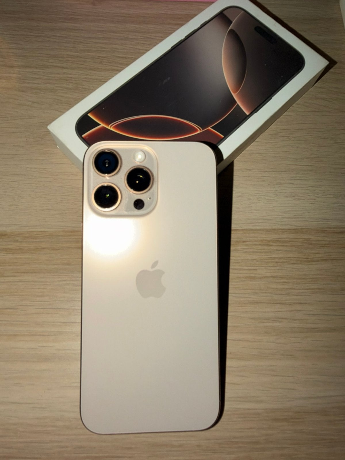 Iphone 16 pro max 256 gb, Telecommunicatie, IPhone 16 Pro Max, Zo goed als nieuw, Met simlock, 90 %