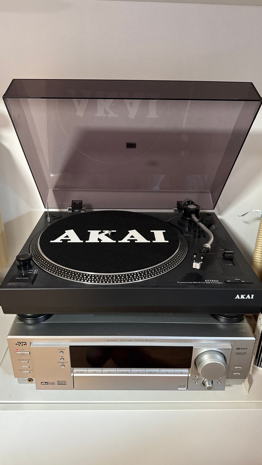 Vinyl Starterset Akai Platenspeler + JVC Receiver + Speakers, TV, Hi-fi & Vidéo, Tourne-disques, Tourne-disque, Comme neuf, Enlèvement
