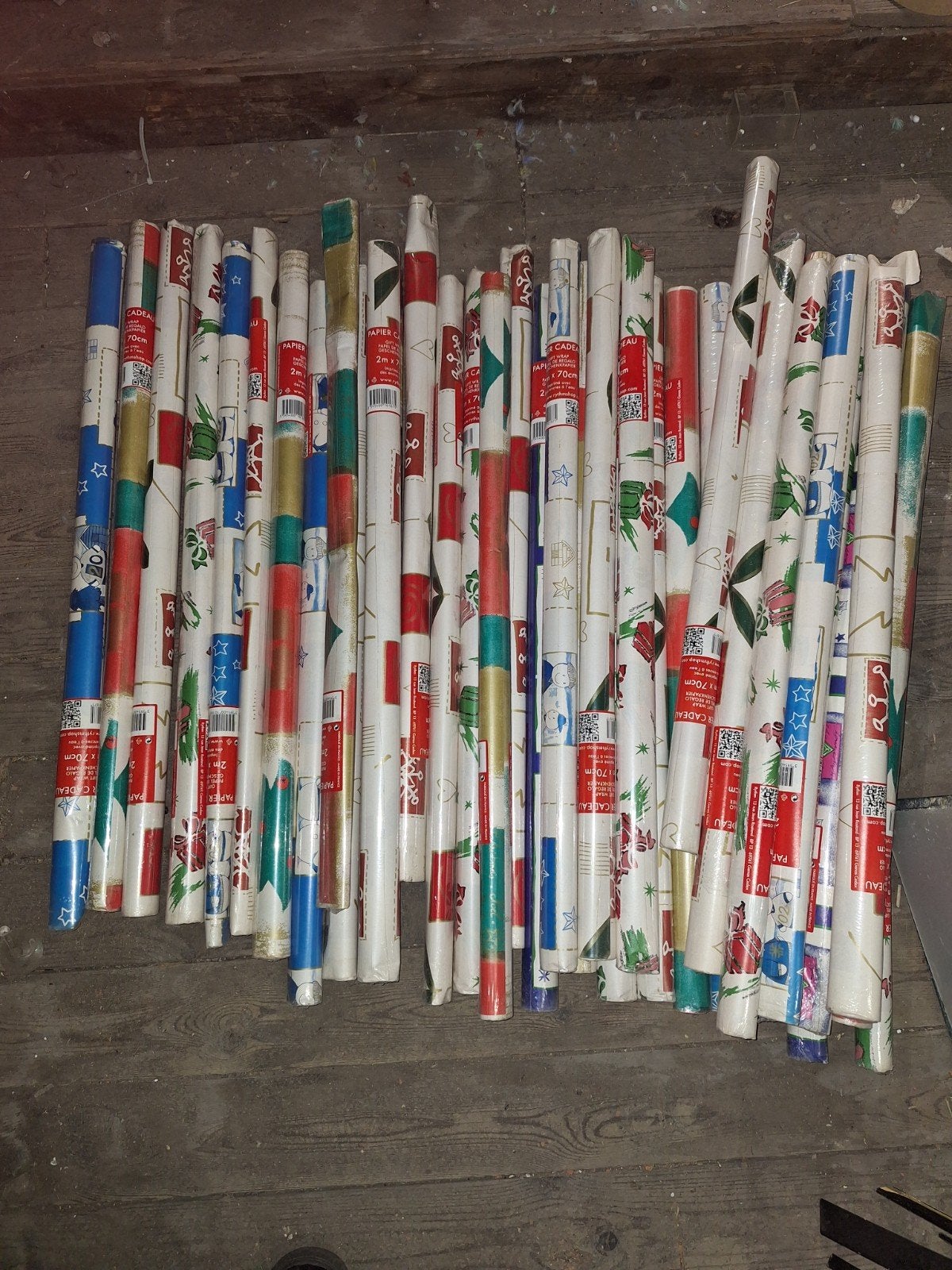plusieurs papier cadeau, Divers, Enlèvement, Comme neuf