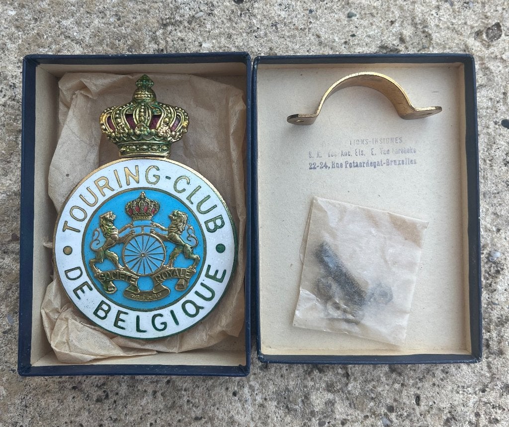 2 Insignes Calandre TOURING CLUB – origine Van LAREBEKE, Collections, Enlèvement ou Envoi, Autres types