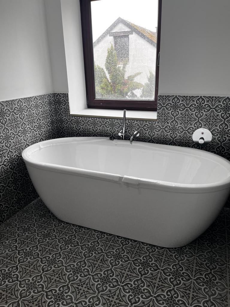 Baignoire îlot neuve plusieurs couleurs et dimensions, Enlèvement