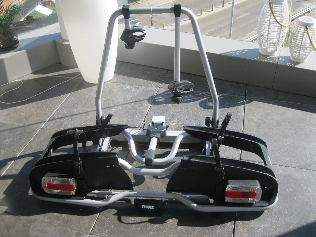 fietsendrager Thule EP 916 +Thule oprijgoot beide als nieuw!, Autos : Divers, Support d'attelage, Comme neuf, Enlèvement, 2 vélos