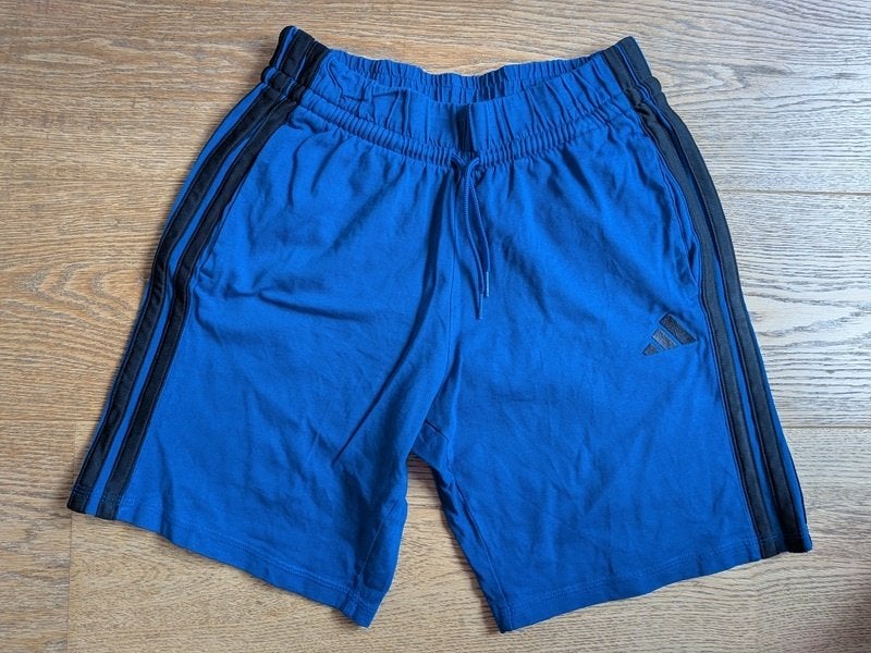 Adidas - short bleu foncé pour garçon - taille 164 (14 ans), Kinderen en Baby's, Ophalen, Gebruikt, Jongen