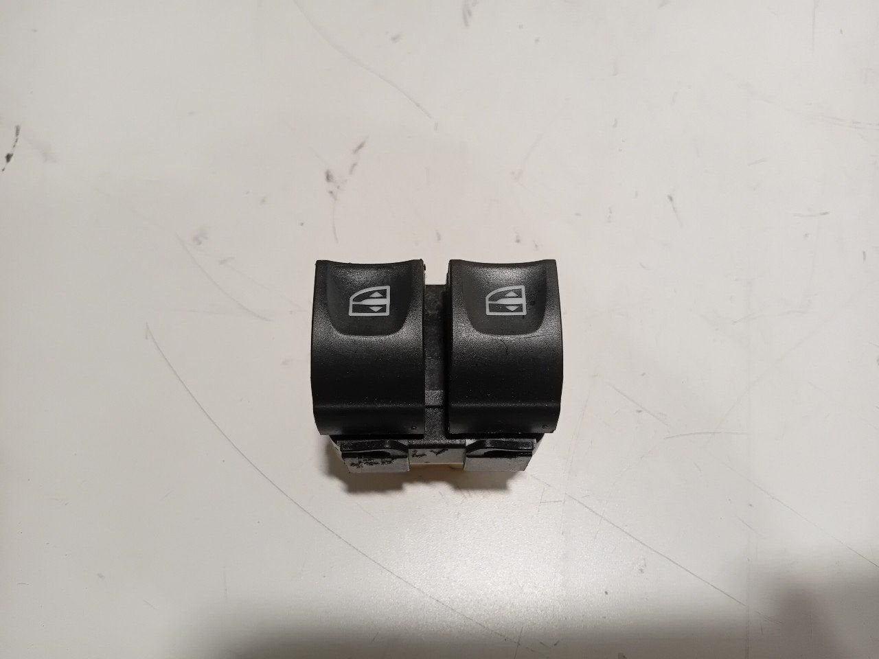 Bedieningspaneel elektrische ramen Opel Vivaro, Onderdelen@venauto.nl, Van der Ven Autorecycling B.V., Gebruikt, Ettenseweg 76, 4706 PB Roosendaal, The Netherlands
