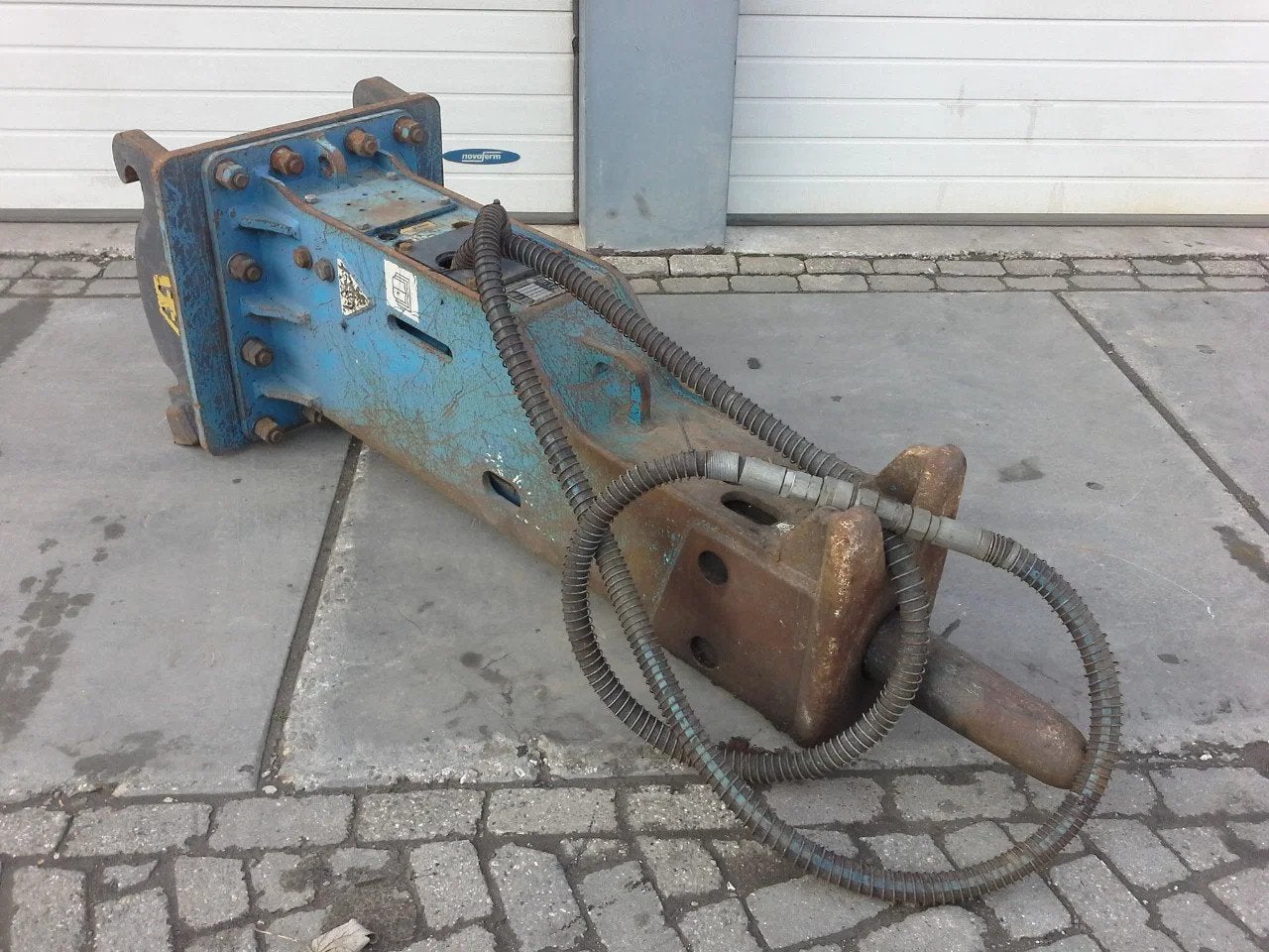 HYDRARAM Sloophamer CW-30, Zakelijke goederen