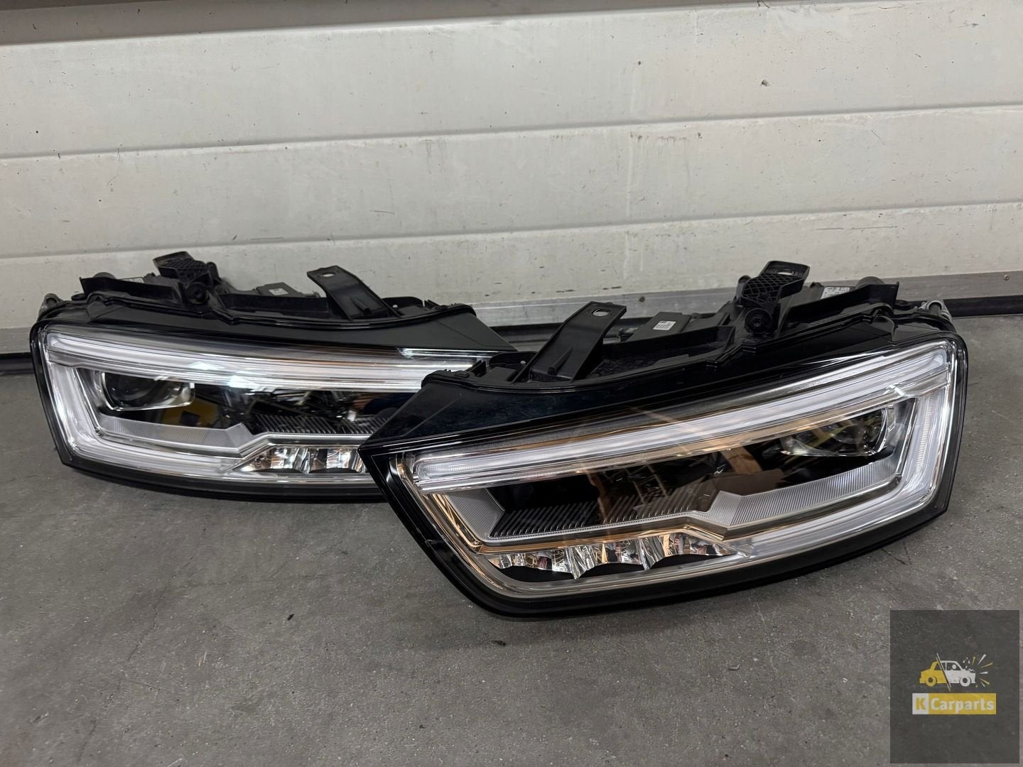 Phares avant gauche et droit LED complets pour Audi Q3 Lift, Autos : Pièces & Accessoires, Éclairage, AUDI AG, Auto-Union-Strasse 1
85045  Ingolstadt, DE