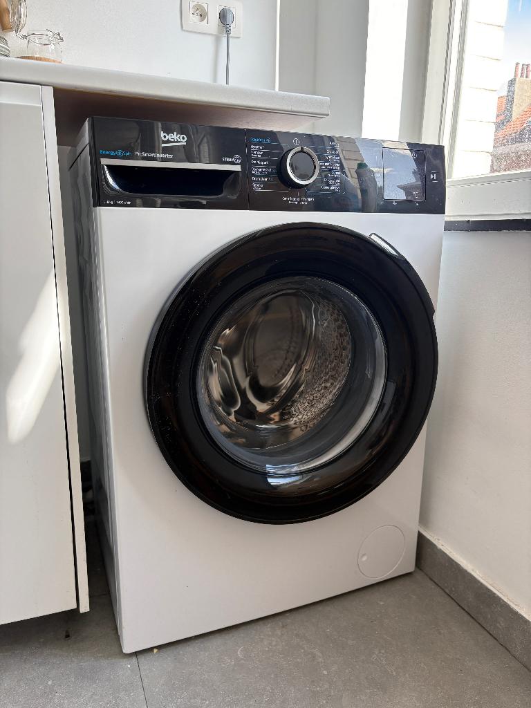 Machine à laver BEKO modèle BM3WFT3841B SteamCure, 1200 à 1600 tours, 6 à 8 kg, Classe énergétique A ou plus économe, Comme neuf