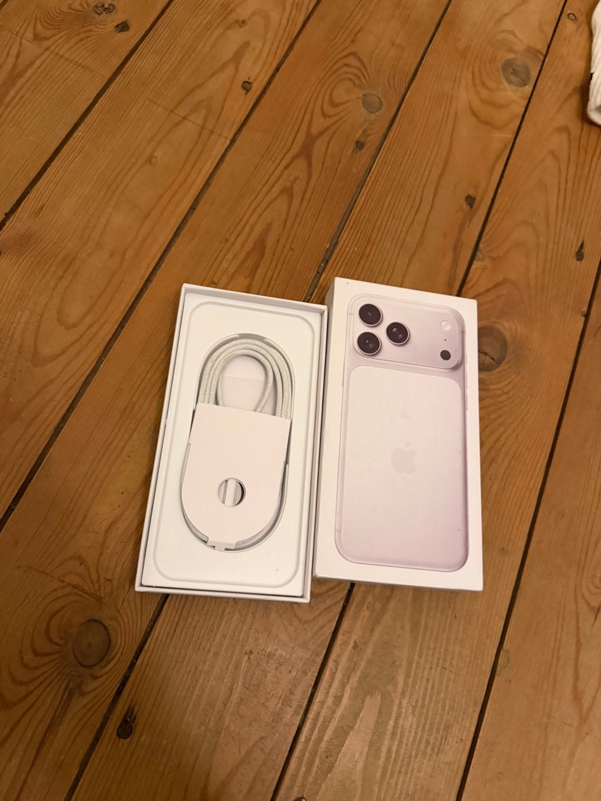Iphone 17 pro max neuf blanc, Télécoms, Enlèvement ou Envoi, Comme neuf