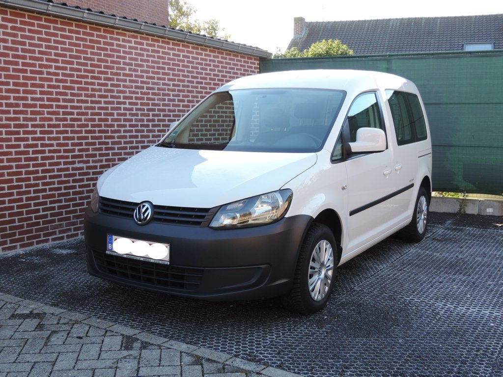 VW Caddy DSG automaat 5zit 147dkm DSG communicatie valt weg, Dealer onderhouden, Zwart, Caddy Combi, 1600 cc