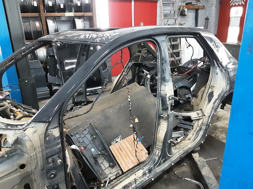 DIVERS MONTANT PORTE C G Volkswagen T-Roc (07-2017/06-2021), Utilisé, Volkswagen