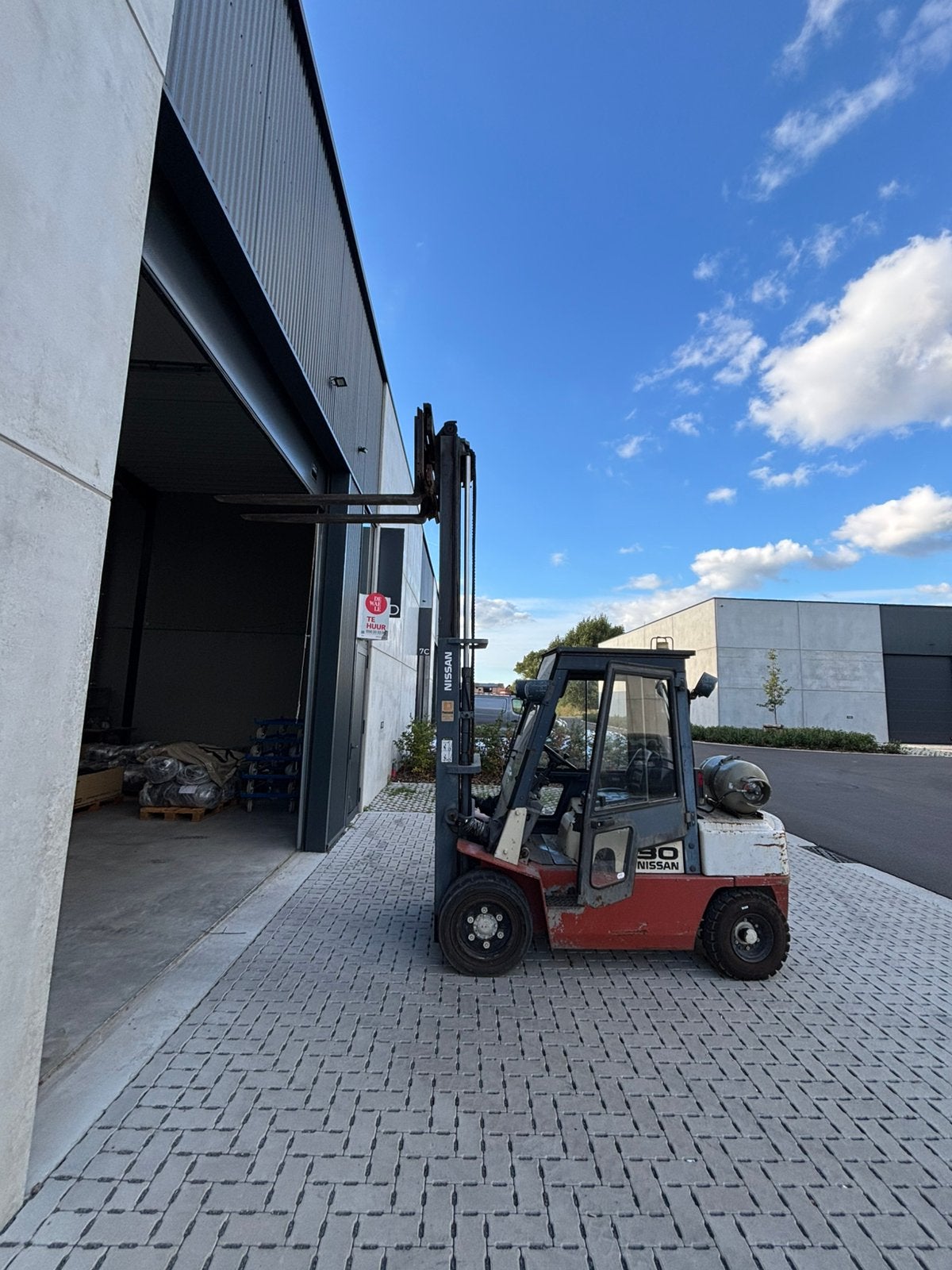 Nissan heftruck 3 ton op gas met side shift, Ophalen, Heftruck