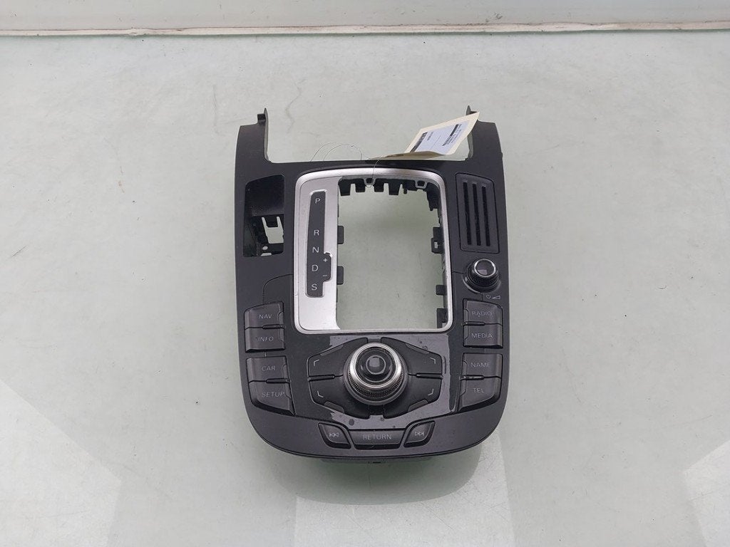 PANNEAU DE COMMANDE RADIO Audi A4 Avant (B8), Utilisé, Audi
