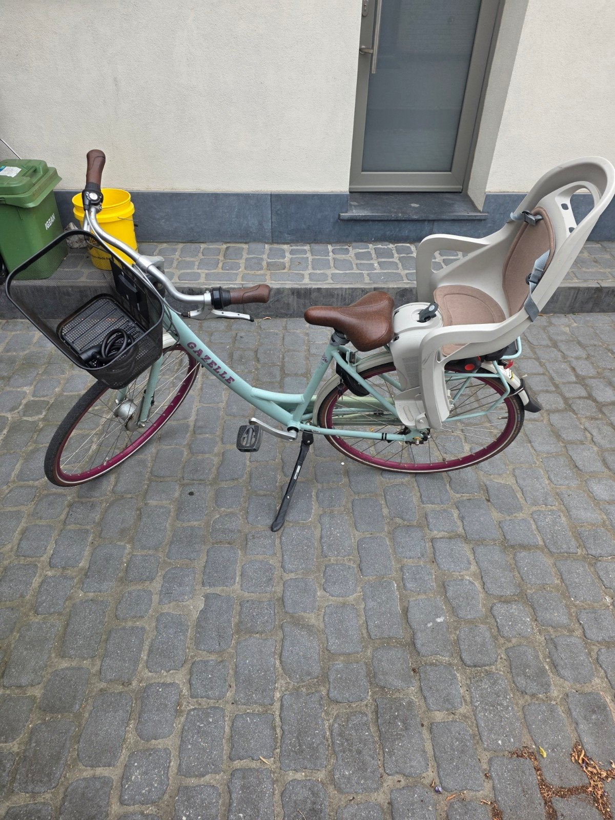 Gazelle damesfiets in goede staat, inclusief een kinderzitje, Fietsen en Brommers, Ophalen, Gazelle, Mandje