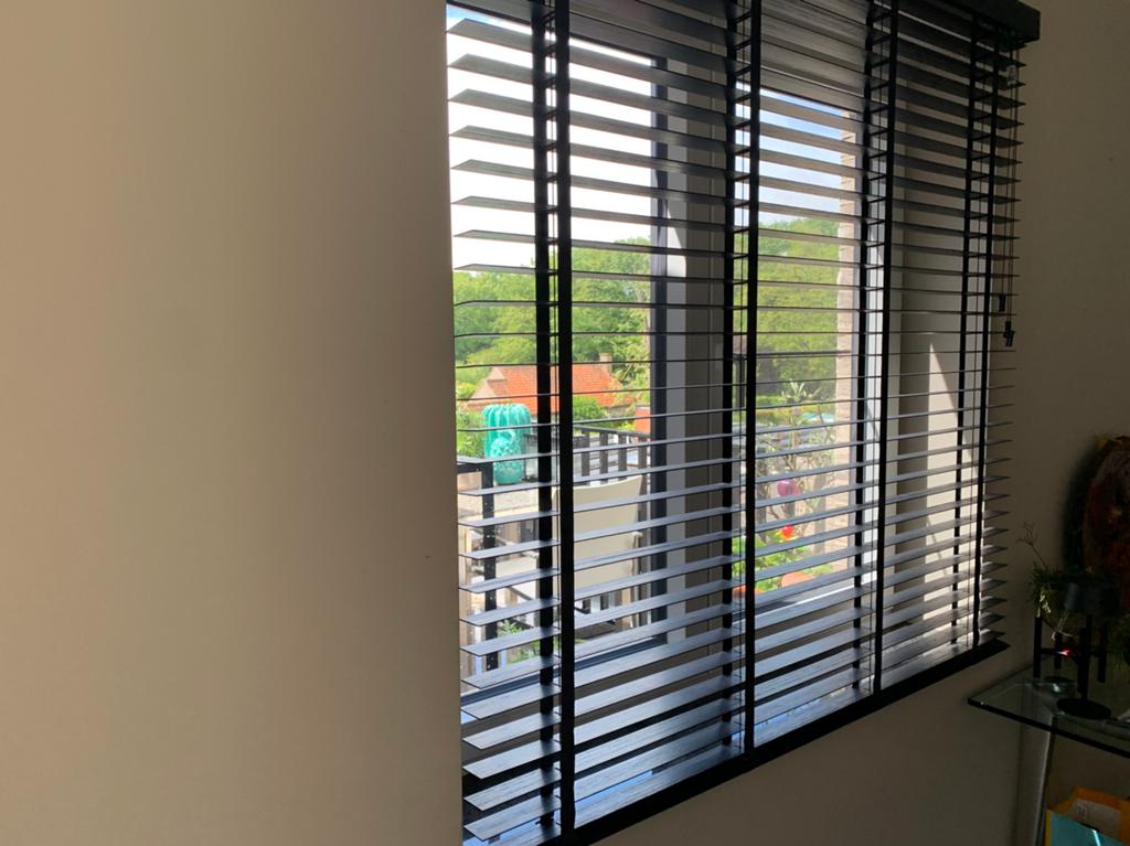 ✅✅Top 2 prachtige lamellen goedijnen met houtstructuur, Ophalen, Zo goed als nieuw