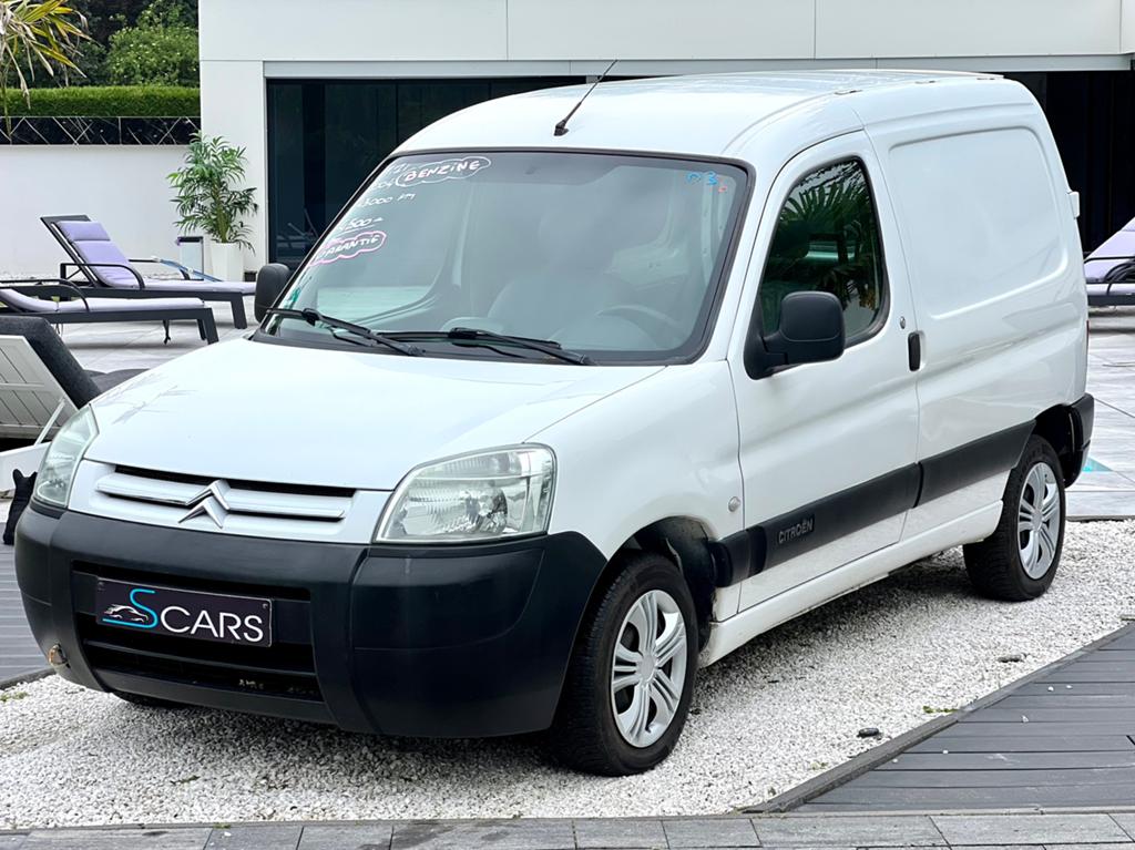 Citroen Berlingo 1.1i ** Lichtevracht ** Gekeurd ** 140.000, Auto's, Voorwielaandrijving, 4 cilinders, Citroën, Wit