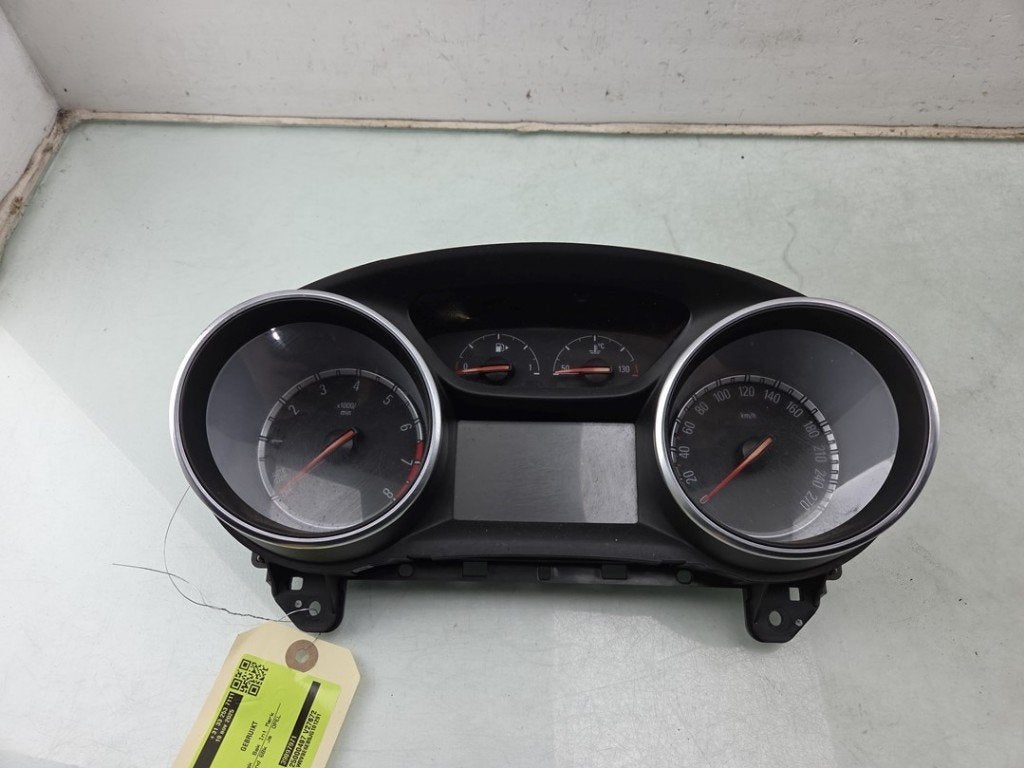 COCKPIT Opel Astra K (01-2015/12-2022) (|39097971|39136463|), Gebruikt, Opel, Opel Automobile GmbH, Kontakt-opel@opel.com