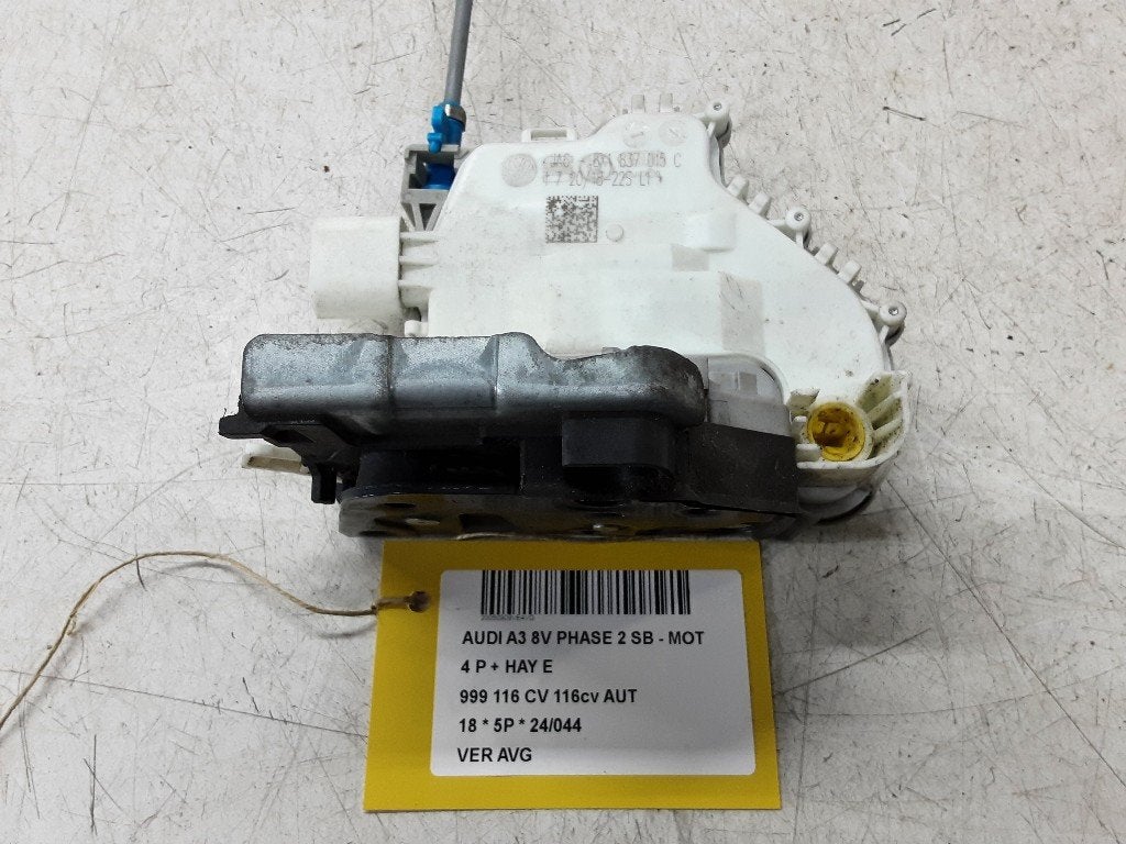 SERRURE DE PORTE AVANT GAUCHE Audi A3 Sportback (8VA / 8VF), Auto-Union-Straße  1,
85057  Ingolstadt, DE, Info@audi.de, Audi, Utilisé