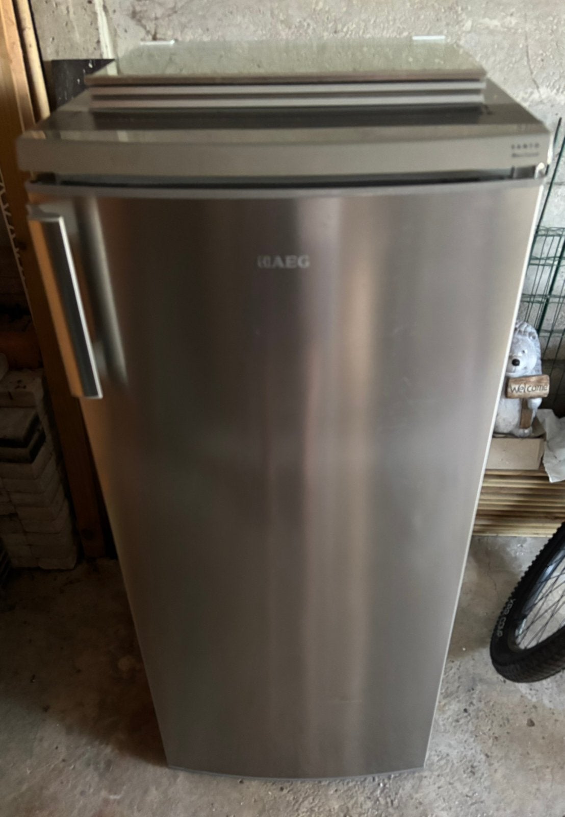 Réfrigérateur AEG 120 cm, Enlèvement, Utilisé, Sans bac à congélation