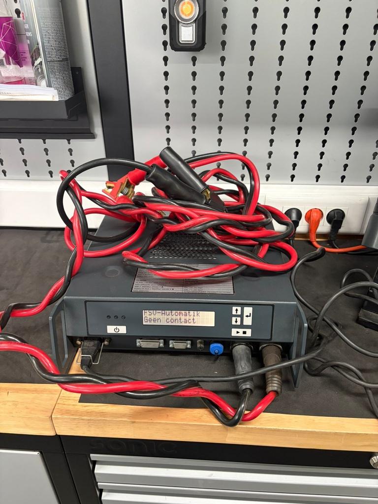 BMW Multicharger 1500 batterijlader/programmeervoeding, Auto diversen, Overige Auto diversen, Ophalen of Verzenden