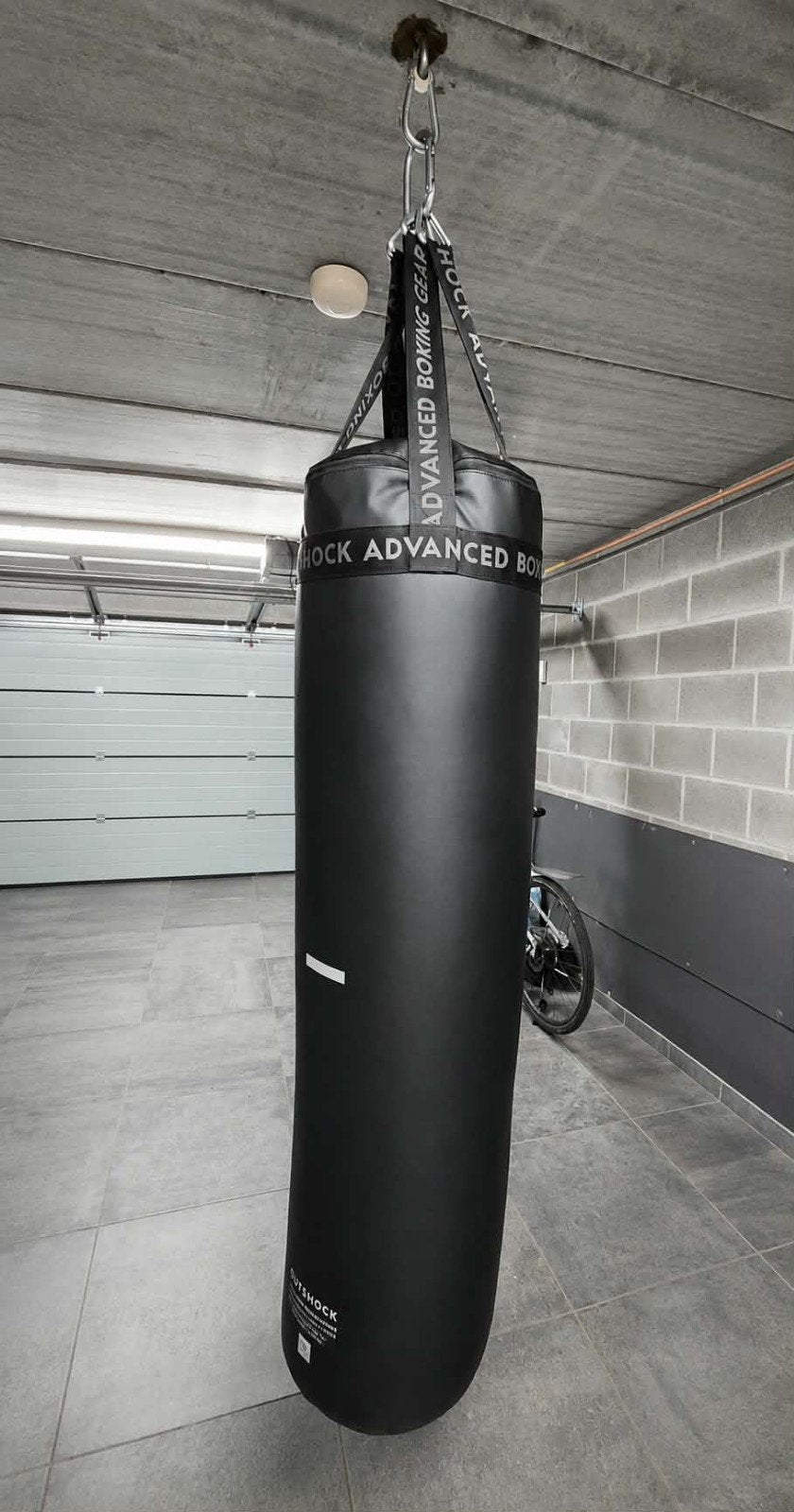 Sac de frappe + gants adulte comme neuf, Sports & Fitness, Boxe, Enlèvement, Gants de boxe