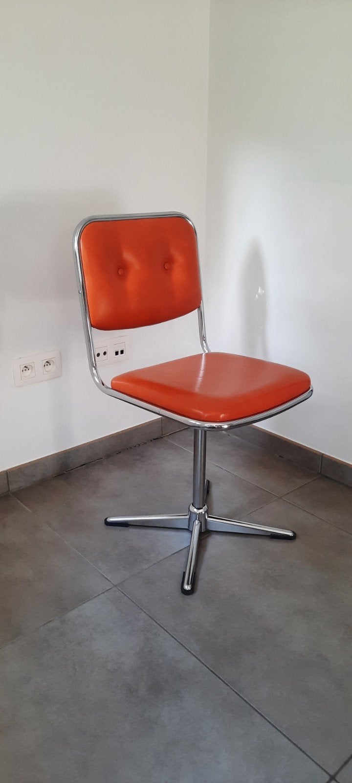 Vintage jaren 70 design stoel – Oranje skai & chroom, Ophalen, Gebruikt, Vintage design, Eén